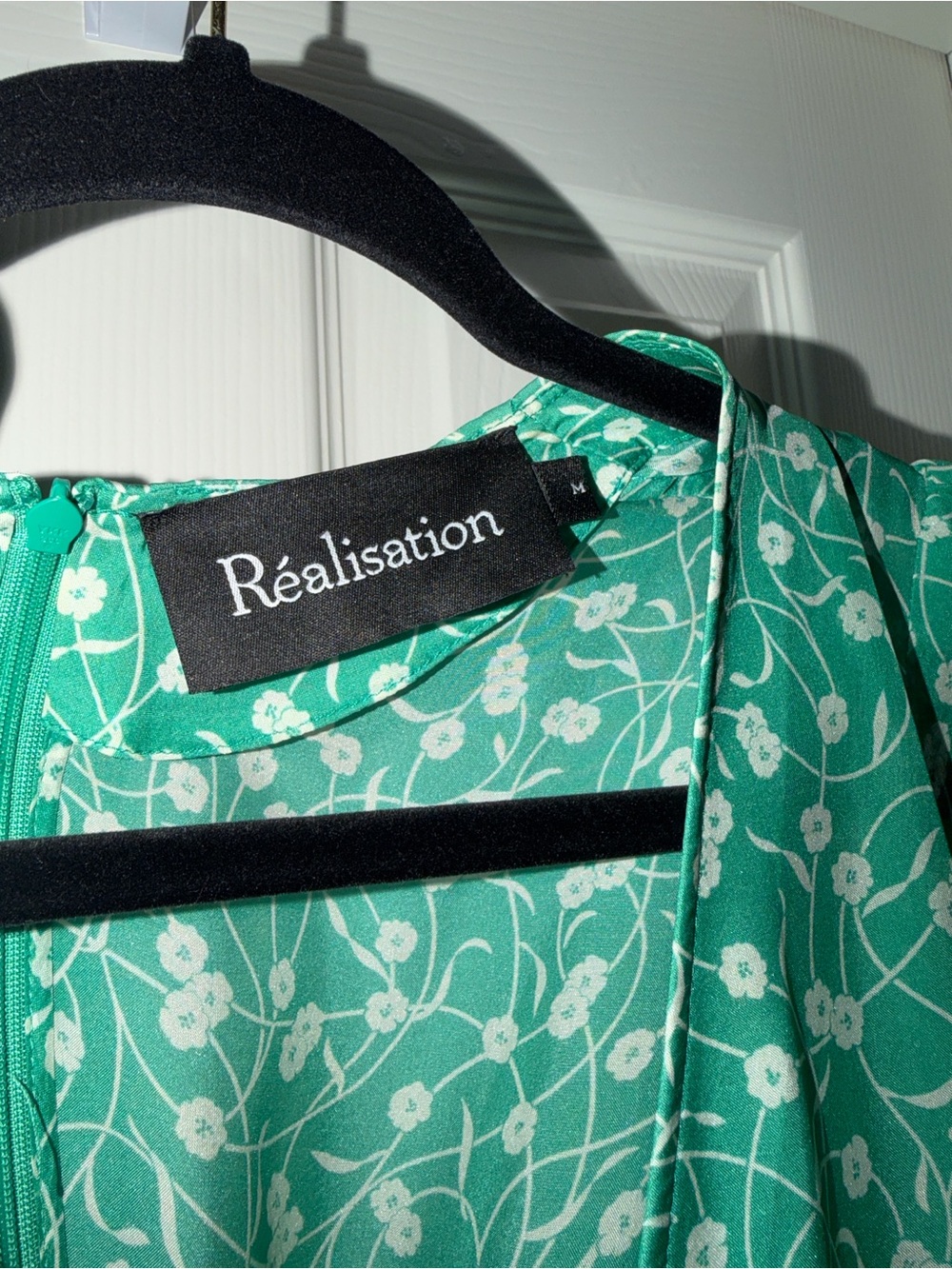 Realisation Par the Ozzie dress in poison ivy green mini dress floral - Picture 6 of 7